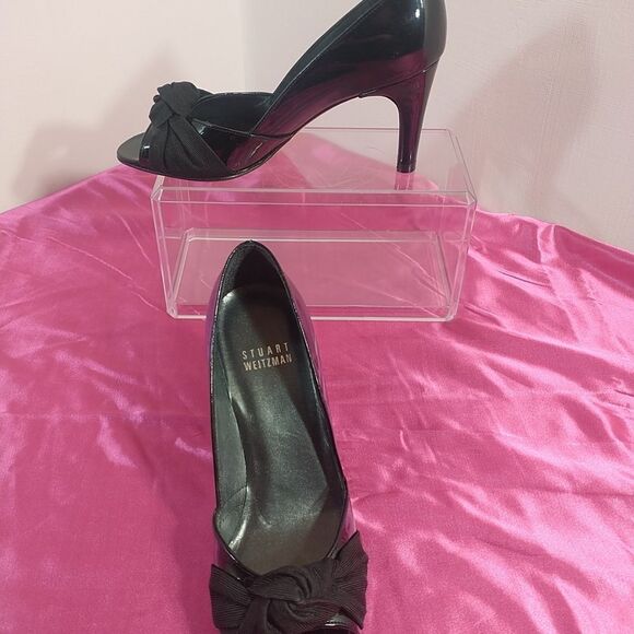 STUART WEITZMAN SZ 4M Black Patent Leather Pumps With Fabric Front Bows. - Picture 1 of 7